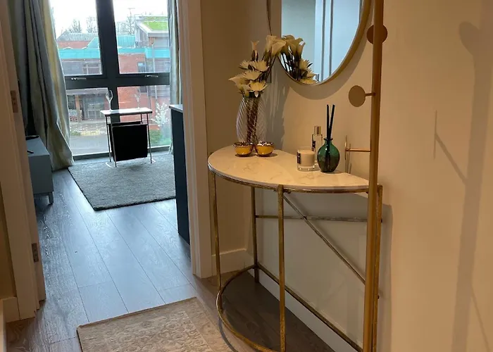 דירה Modern Flat *