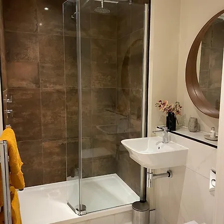 דירה Modern Flat *